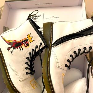 Dr.Martens for girl, size 4 white with dinosaur